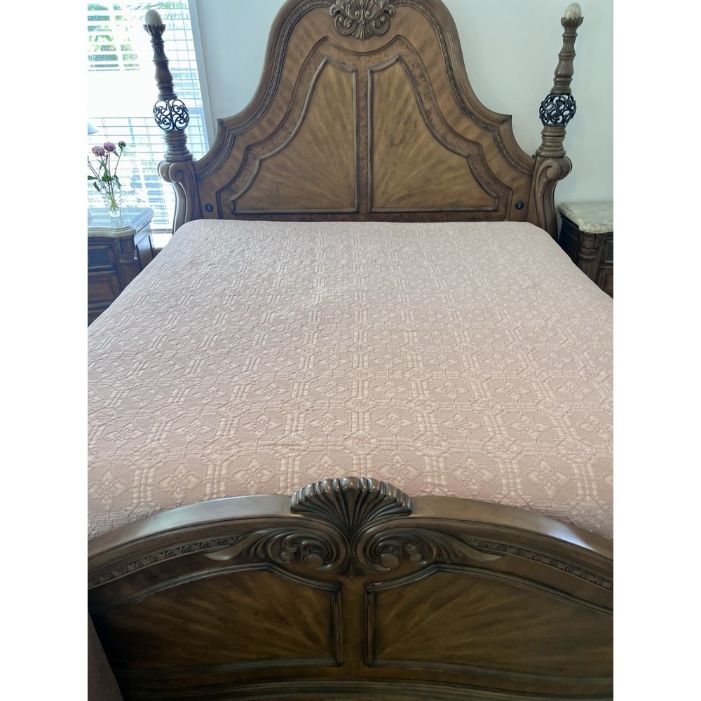 Southern Living Blush Pink Matelasse Bedspread Coverlet 92x96 Queen Cottage Chic